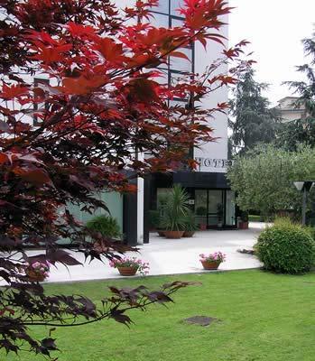 Giovanni 4* Padova